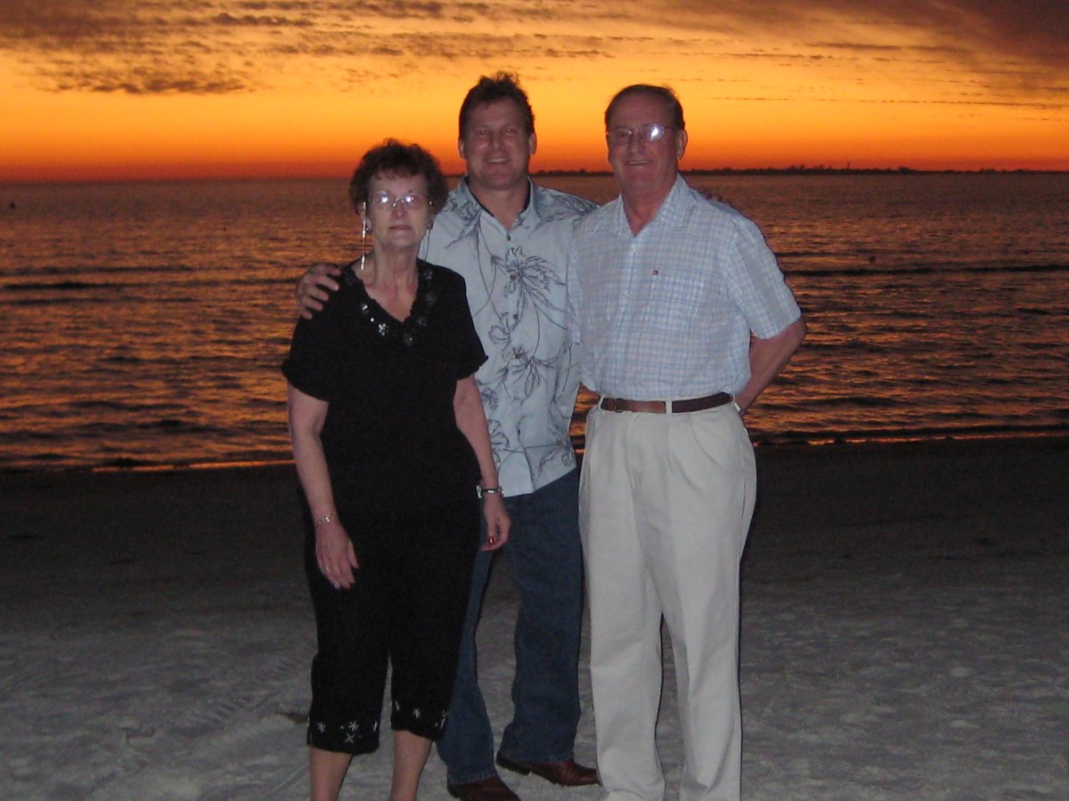 Just kicking back &amp; reviewing some sunset pics.  SiestaMan (me) w my parents January 2009! One of Florida's best sunsets, with the best parents! #Florida #LoveFL #USA  <a href="/VisitFlorida/">VISIT FLORIDA</a> #beachlife #Sunsets #Relaxation #Vacation #familytime #Siesta #SiestaKey #USA R E L A X 😎🌴