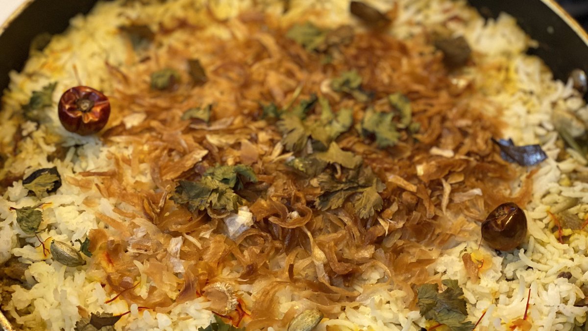 dgastronomist's tweet photo. Adding a touch of authentic Indian taste to my Monday! 😋
Presenting Soya Bean Biryani by chef kitty @marketingkitty 🙌😍

#TheGastronomist #Food #Foodfood #foodgasm #Fridays #Flashback #flashbackfriday #Lategram #instalove #foodlove @CheflingAPP #Chefling https://t.co/bmrI9ggKjM