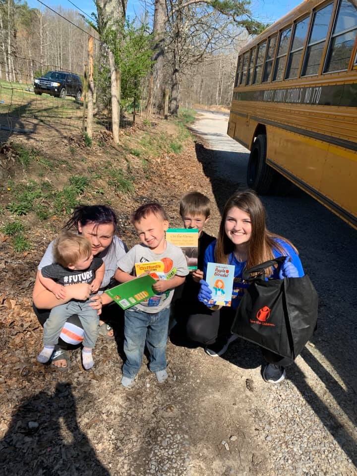 halderstewart's tweet photo. #ShareWithStories #WeAreWhitley
Big shout out to @raebarton_ , Mariah Cook and Kim Lake for helping get out literacy resources to families today while they delivered lunches. #TeamKentucky #Patriot @GovAndyBeshear https://t.co/CbAYmAmlgA