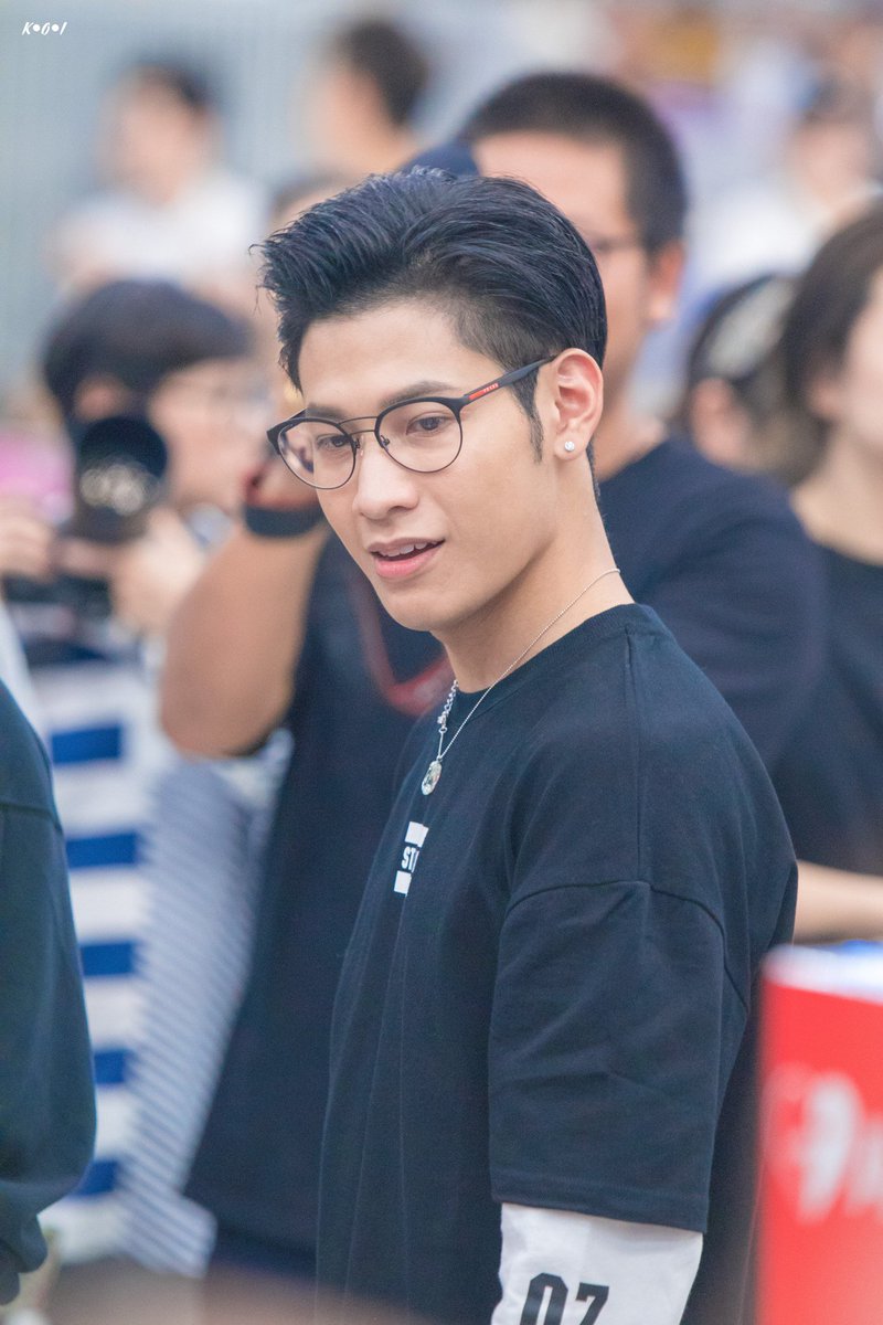 plumparis's tweet photo. but do yall ever just constantly think about this singto prachaya look and its impact? i do 😌 https://t.co/TQGR1ZAyez