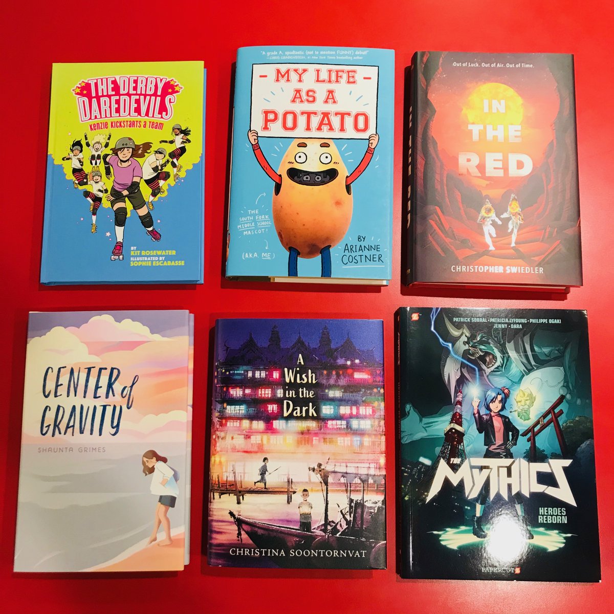 RedBalloonBooks's tweet photo. THE DERBY DAREDEVILS—@kitrosewater, @essoffi
MY LIFE AS A POTATO—@ariannecostner
IN THE RED—@ChrisSwiedler
CENTER OF GRAVITY—@shauntagrimes
A WISH IN THE DARK—@soontornvat
THE MYTHICS: HEROES REBORN—Patrick Sobral, Patricia Lyfoung, Philippe Ogaki, et al. https://t.co/ajMagqH0j7