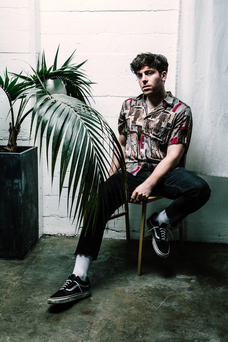 pIeasingstyIess's tweet image. i think we can all agree that hoodie allen