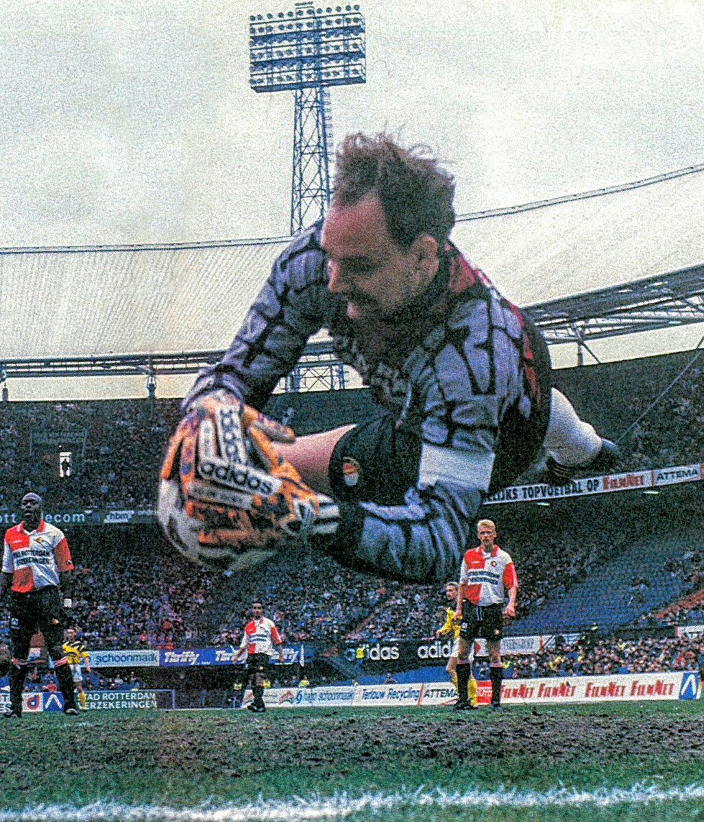 MotherSoccerNL's tweet photo. Ed de Goeij #goalie #feyenoord #rotterdam #dekuip #chelseafc #spartarotterdam https://t.co/71toPtSVFP