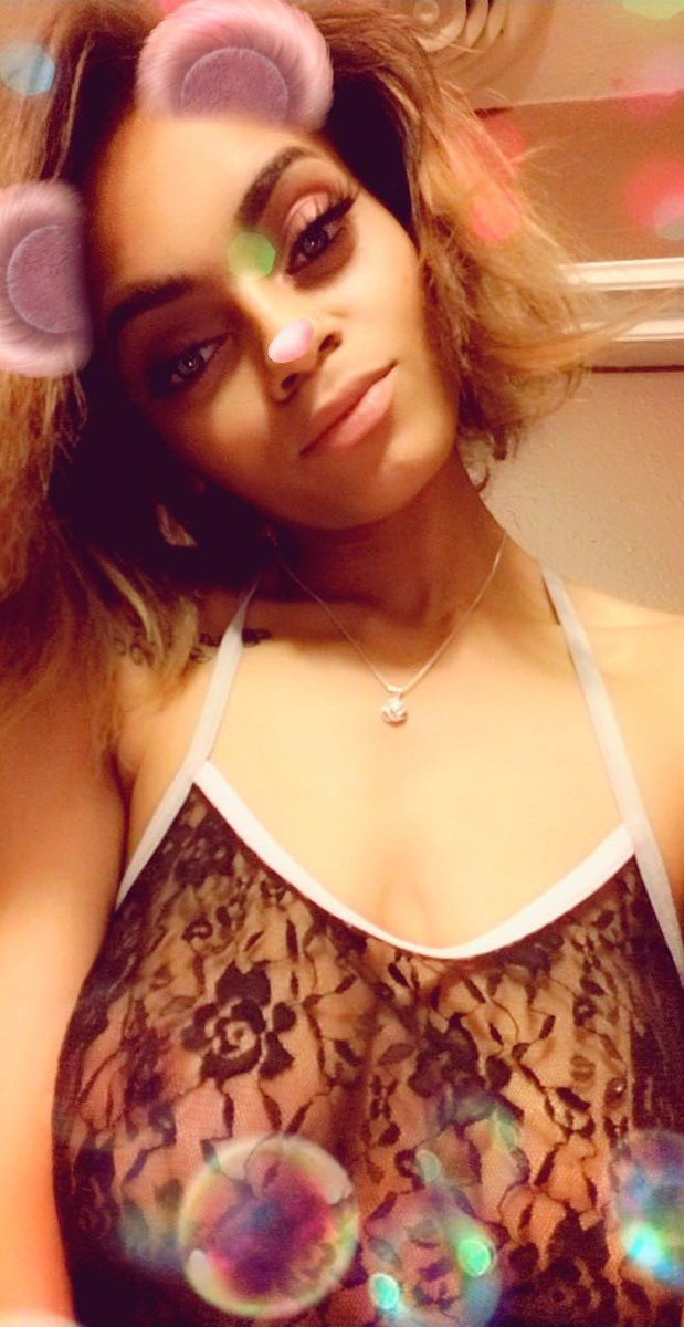 QueenJamie2x's tweet photo. Pretty with no Hesitation 🥴🥴🤩😻
•RT and Heart ❤️ 
•Follow and subscribe me at https://t.co/HeoUEeatXe https://t.co/qmoJ0IO6eF