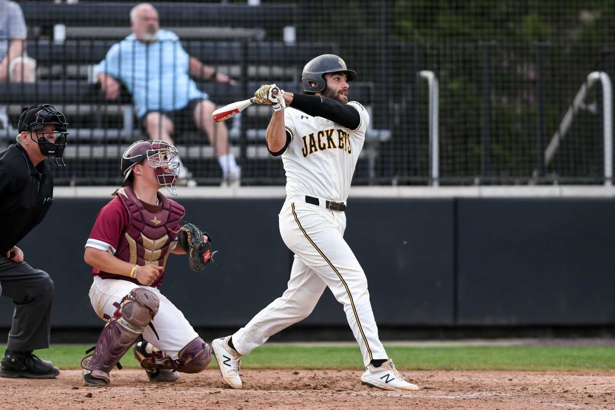 PerfectGameUSA's tweet photo. A look back at the Dll, NAIA &amp; Dlll standouts and final rankings 👀

Dll - No. 1 Angelo State, Parker Bramlett
NAIA - No. 1 Southeastern, Zach Cornell
Dlll - No. 1 Randolph-Macon, Mike Nickles

📋 https://t.co/v8E4HEq72b https://t.co/1xkEjpju9c