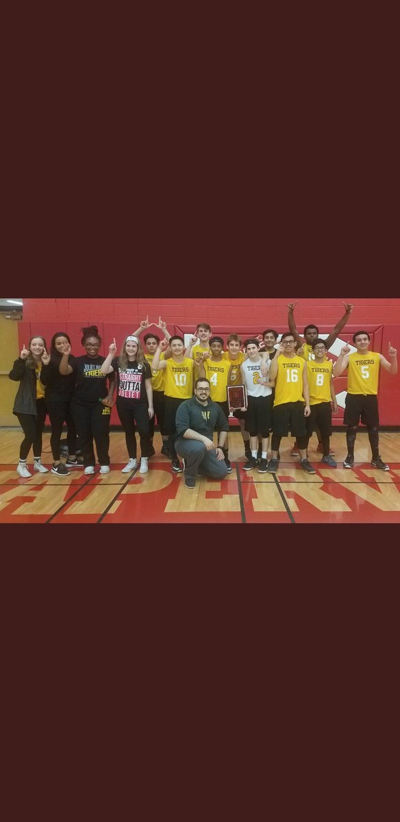 Challenged by <a href="/CoachBrodinski/">Bobby Brodinski</a> 
Challenge alert!!Once you are nominated you have 24 hours to respond or donate $20 to a local charity. Then nominate 4 coaches. You have to post a picture of you coaching. #WOAH 

 I nominate: @mrPatONeill <a href="/_srtasanchez/">Srta. Sanchez</a> @AdamConard1 <a href="/CoachKreiger/">Coach Kreiger</a>