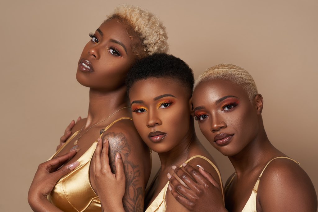 _Teaphotography's tweet photo. The most beautiful accessory she wears is her brown skin!! 

Photo by us.

.
.
.
.
.
 #melanin #BlackGirlMagic #BlackGirlsRock #photooftheday #SonyAlpha #SIGMA https://t.co/m4Fkj6aVqa
