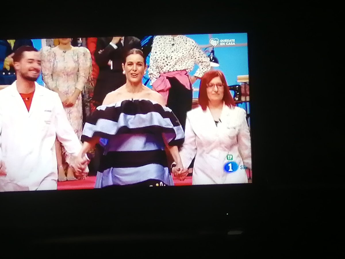 AGomezlorca's tweet photo. Empieza la final en @MaestrosCostura. Grandes personitas de ❤️y con personalidad, @BegoñaMDLC3 y @JoshuaMDLC3. #MaestrosDeLaCostura 🔝📺❤️🧵 https://t.co/XcDXgOCAmE
