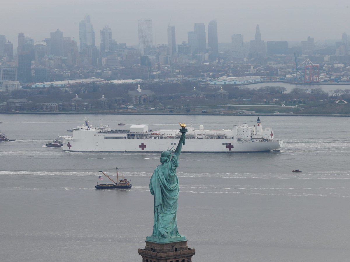 YevgeniyBr's tweet photo. #UpdateFromNY
1. Cases >60K
2. Cases still going up, but rate of growth is slowing 📈
3. @USNSComfort is here! ⛴️⛑️
4. Field hospital is set up in @CentralParkNYC 😲
#StayAtHome #SupportOur"Troops" #NationalDoctorsDay
#StayStrong #COVID19 https://t.co/RqzLECxXxB