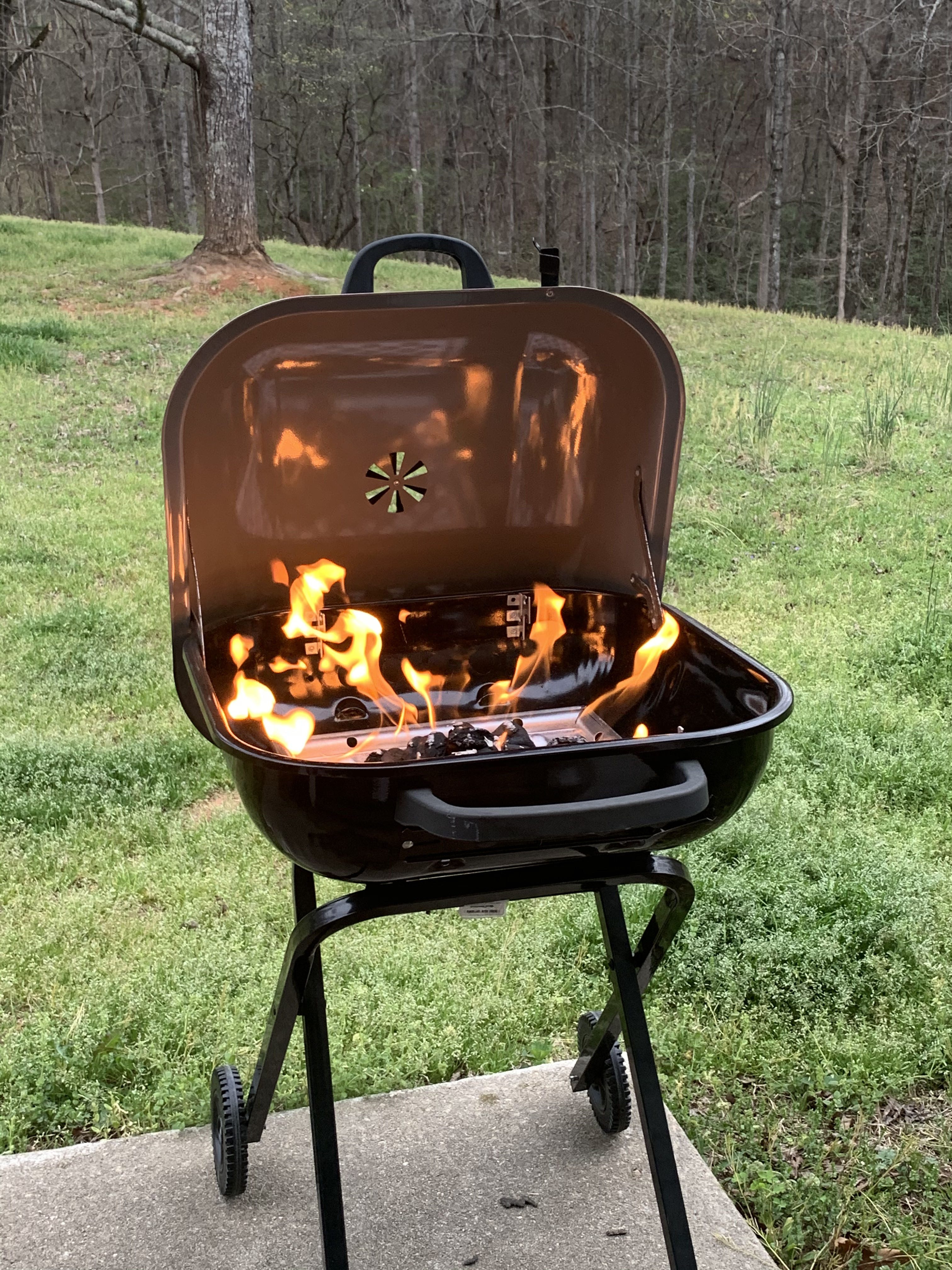 Dan Scott on Twitter: "After years of cooking a gas grill, we've decided to go old school. I'd forgotten how good a charcoal grill smells and the food tastes. #GrillingBurgers #BillyJoelDidntStartThisFireEither
