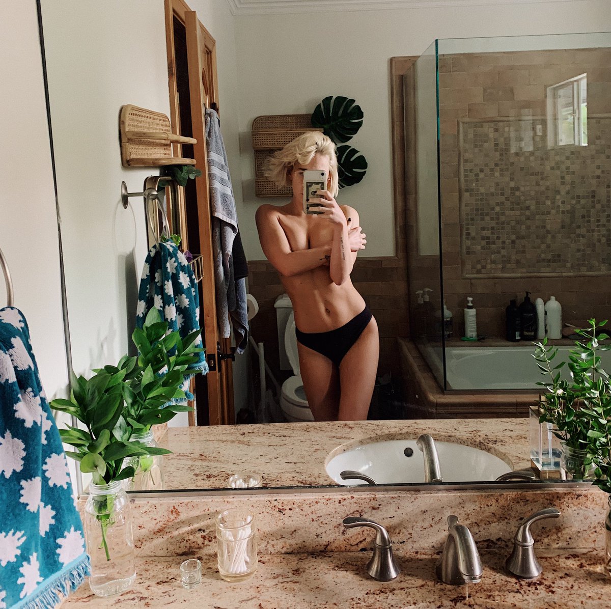 carter “cool girl” cruise tweet media