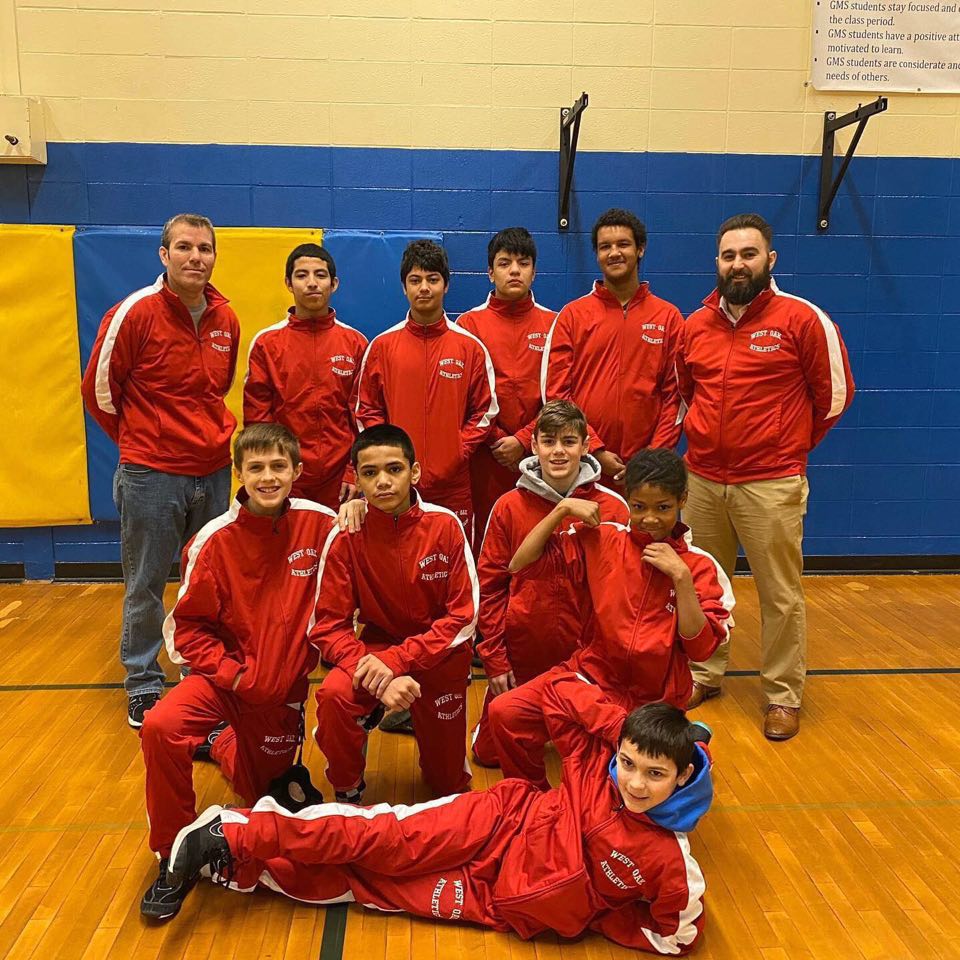 MrCampbell_d76's tweet photo. From #sectionals on 3/07. 3 kids made it to the #IESAState competition. Unfortunately the meet got cancelled & they weren't able to compete. I am very proud of this team & can't wait for next year. I know our 8th graders will do great in HS. #d76diamonds #PhysEd @DLDistrict76 https://t.co/86Ko8fY6X1