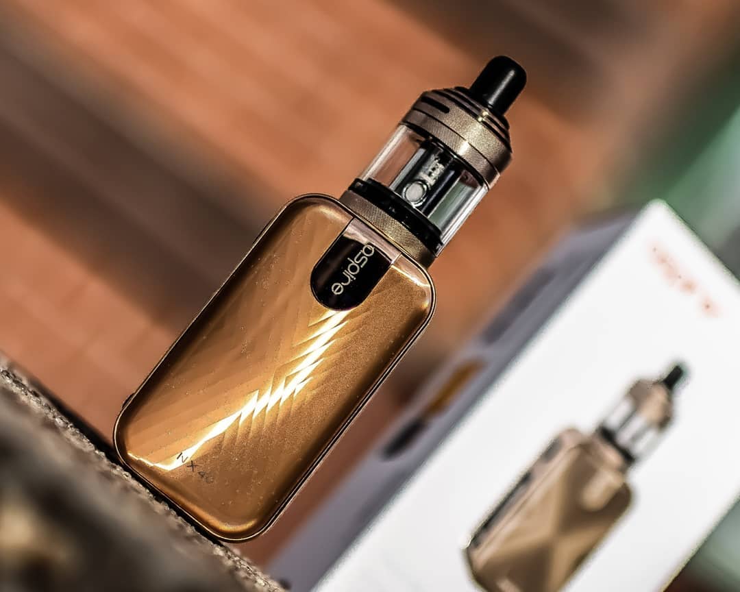 JapanAspire's tweet photo. Rover2 キットにシャンパンカラーもあるんです。ご存知でしたか?
🍾
@oliver_ertler
.
.
#aspirejapan #vapejapan #電子タバコ #電子たばこ #ベイプ #爆煙 #アスパイア #vape #vapecommunity #japanesevapers #japanvape #aspirecigs #Rover2kit #Rover2 #NX40 https://t.co/0swsHQPjei