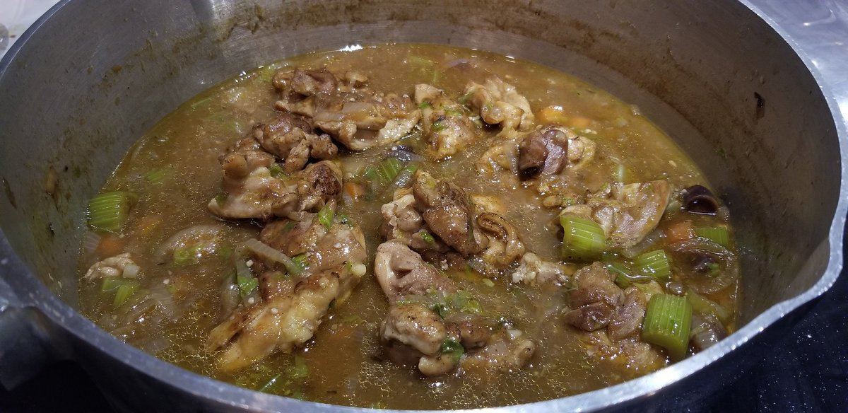 DrEcoclaire's tweet photo. Cooking away the stress. @pa_cooks https://t.co/HK7LI4Zk07 #nobeforephoto #smellssogood https://t.co/KUK00Hg0lB