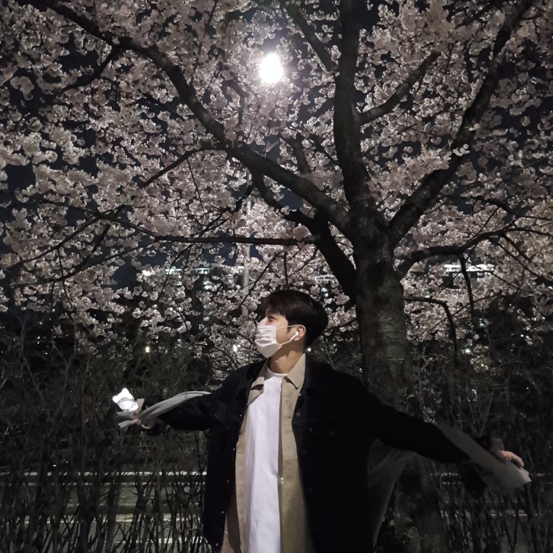 24K_SeokJune's tweet photo. 🌸 https://t.co/69OczfHGdJ