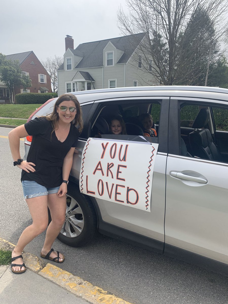 LynnaBingham's tweet photo. We had such a fabulous afternoon parading around @KCS_Sevier neighborhoods! #warriors https://t.co/uqoq4ADgwr