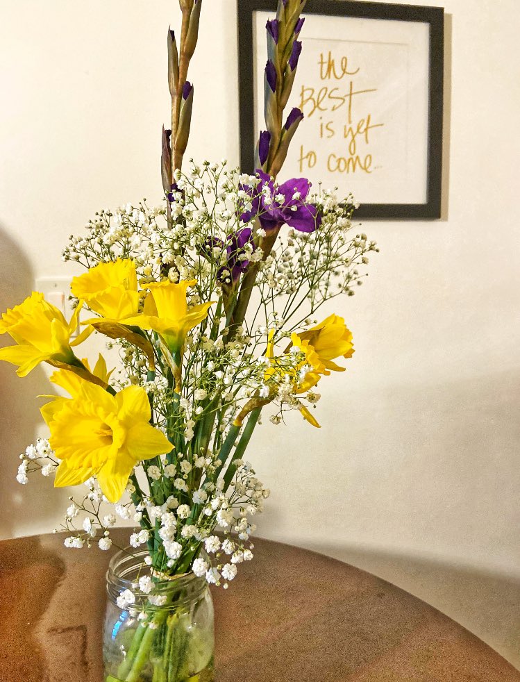 Quick reminder: The best is yet to come 💛 

Apparently I’ve also taken up flower arranging in my home time. #ciaratogaliving