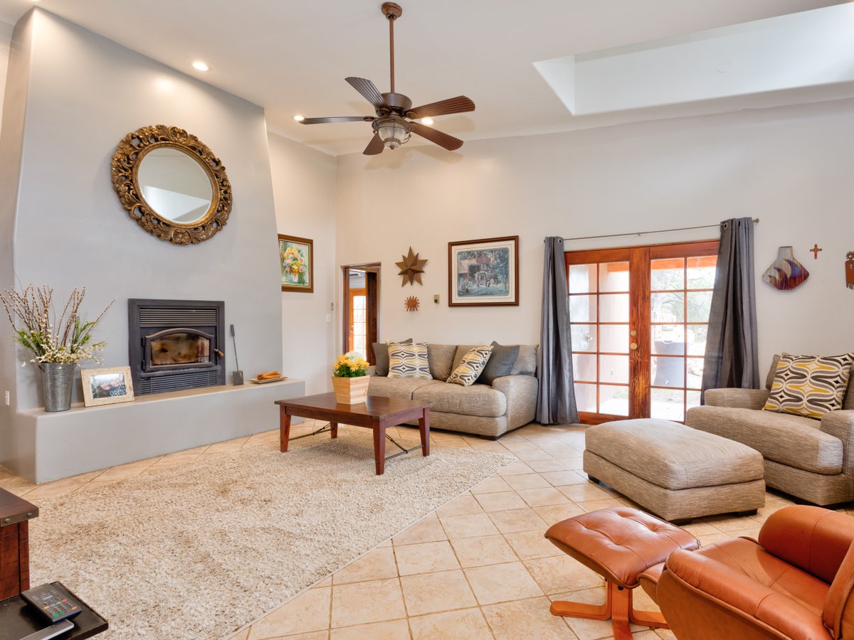 CBSantaFe's tweet photo. ‼️#New #Listing‼️
27 Wild Turkey Way | $610,000
4 BR | 2.5 BA | 2640 SF
Listed By: Zach Hubby | 512.857.5220

Pinons surround this ranch-style home situated on 7.9 acres. Featuring high ceilings, a bright kitchen w/ island, and raised bed vegetable garden.
https://t.co/pmFSPe82Mg https://t.co/R9kEo6W21F