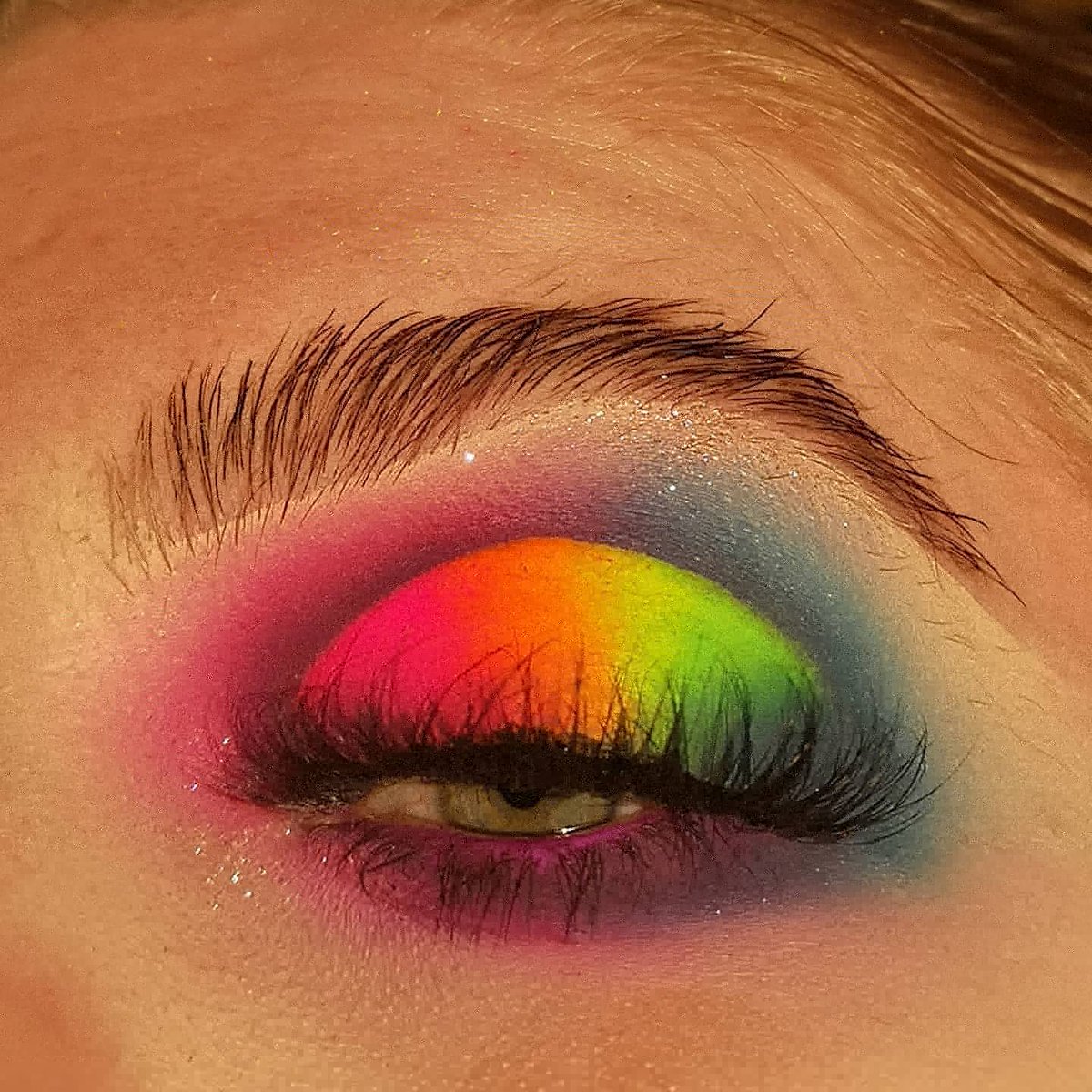 JessNiicole's tweet photo. @katieevemakeup Obsessed with neons &amp; also proud of my body painting progress! Loooove your looks💜 https://t.co/NHAGvKqyla
