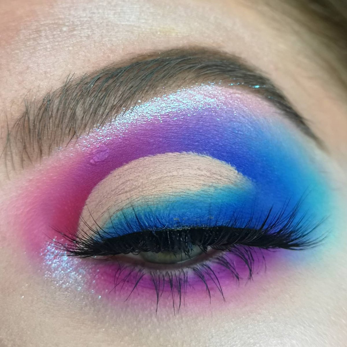 JessNiicole's tweet photo. @katieevemakeup Obsessed with neons &amp; also proud of my body painting progress! Loooove your looks💜 https://t.co/NHAGvKqyla