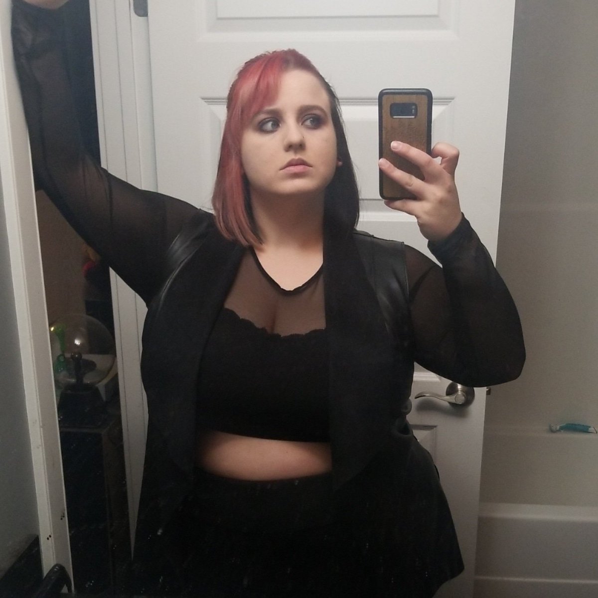 FellowsKitty's tweet photo. Remembering how fun it was to go out and have fun! At least we had one last go before this whole debacle. #memberwhen #partyoutfit #shamelessselfie https://t.co/G6eueSwNWQ