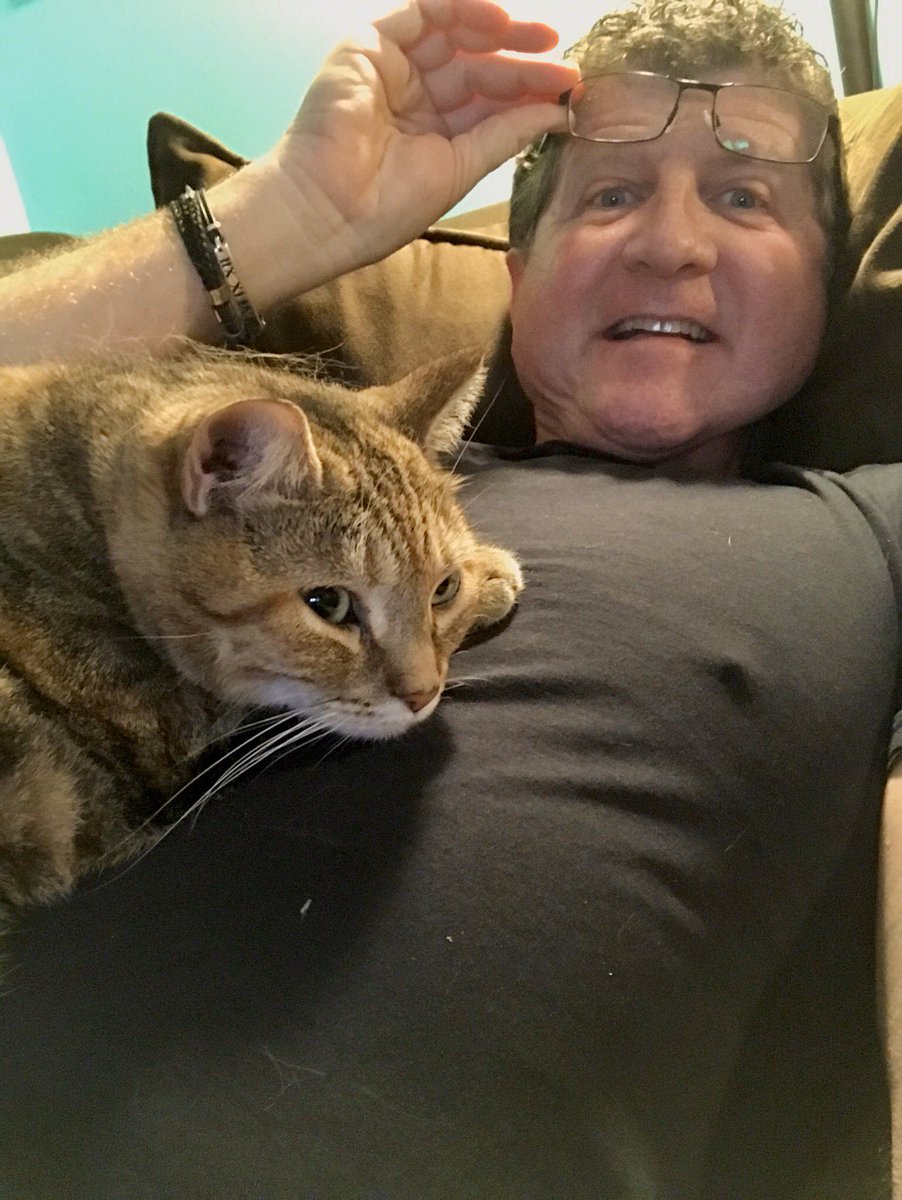 rickzontheradio's tweet photo. yo @FarceFeline look where #bernie is hanging out #withthisguy https://t.co/TBeSFrOahh