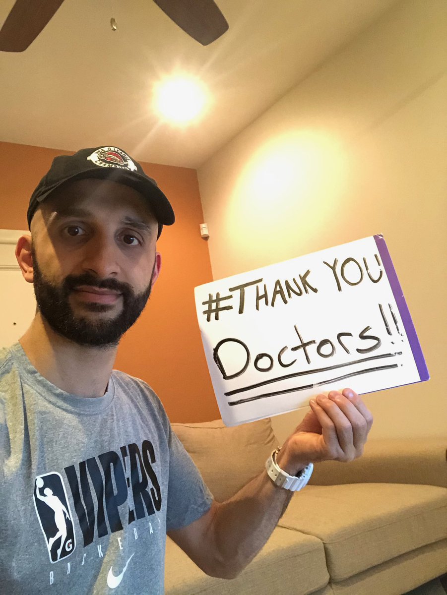 RGVVipers's tweet photo. #RGVVipers Head Coach @MahmoudFattah30 shows his appreciation to all doctors & wants you to show your appreciation as well. Post your pic using #ThankYouDoctors ❤️🩺
#StayHomeSaveLives #StayHome #NBAGLeague #NBATogether #NBACares #ActsOfGiving #NationalDoctorsDay https://t.co/rFCjWxlRkx