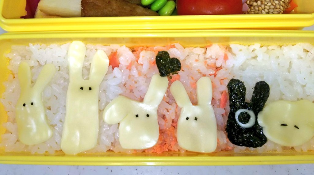 ﾌﾟﾗｲﾍﾞｰﾄを上司に心配され続ける前田涼 Ar Twitter 今日の上の嬢の弁当 時間がとれなくてもっけの日となりました 今日は黒もっけも混ぜてみた キャラ弁 もっけ 黒もっけ 自縛少年花子くん T Co Czkdsdh2cl Twitter