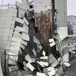 通勤途中に大きな音がしたと思ったら工事現場が崩れていた!？