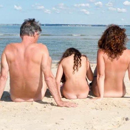 gruponat1's tweet photo. #Newnaturista 
#Familianudist
#familianu
#nudistfamily https://t.co/yBpFMRK2cp