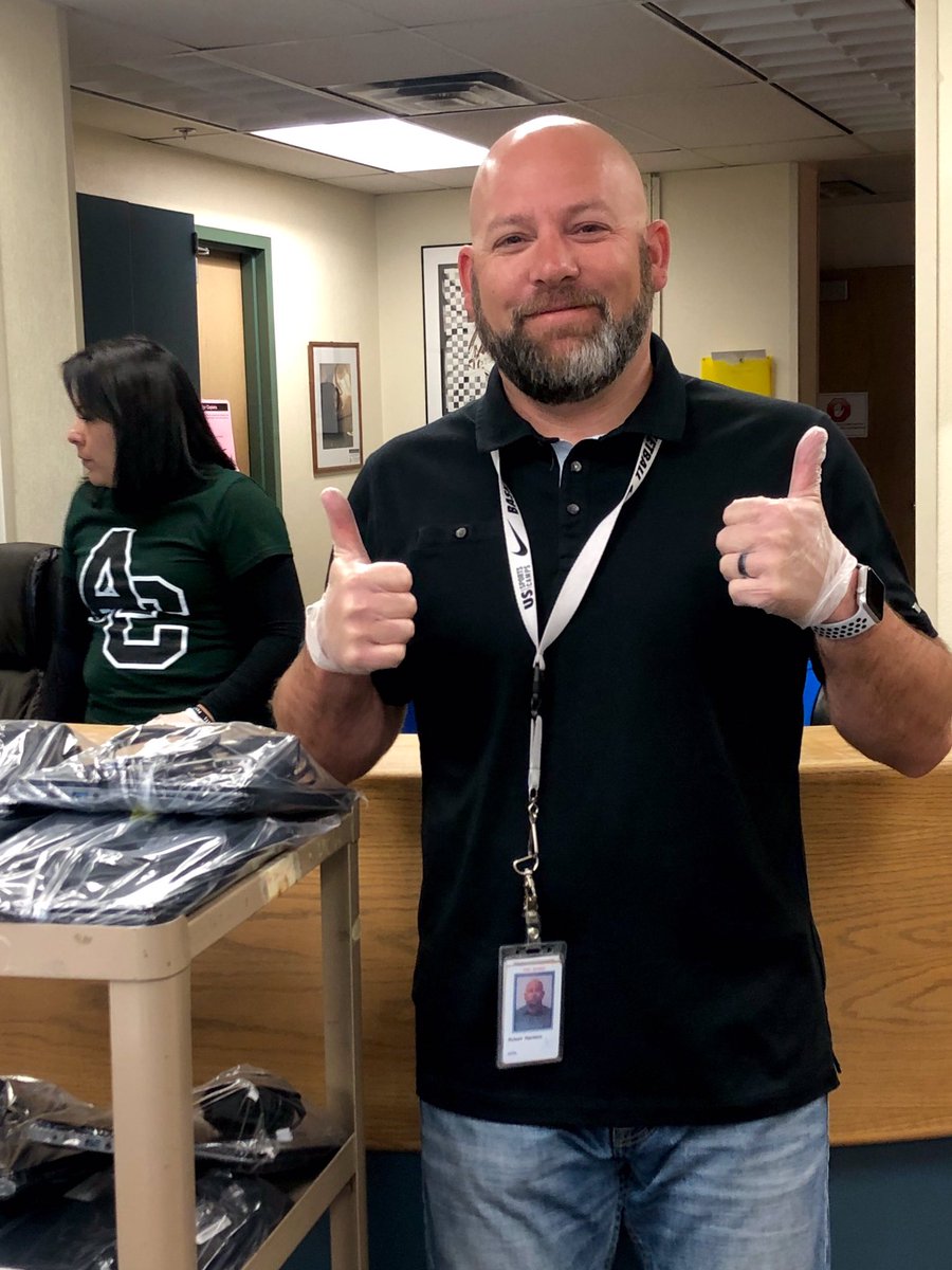aurorak12's tweet photo. From deep cleaning &amp; sanitizing our buildings to providing 70,000+ free meals to families and distributing 15,000+ tech devices to students, our team has stepped up to the plate to prepare for remote learning and serve our community during this challenging time. We are grateful!! https://t.co/3qrTda3pTH
