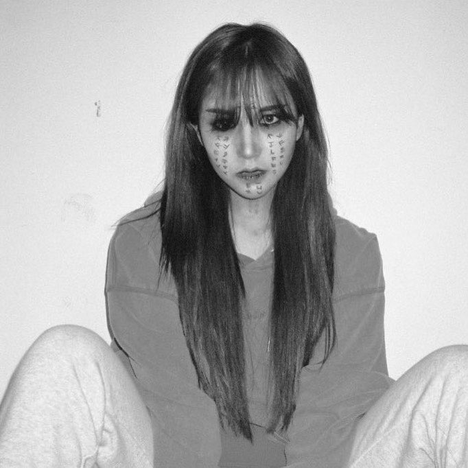 TWICEMINA0508's tweet photo. #1日1ミナ https://t.co/v0Ajsrl0ZU