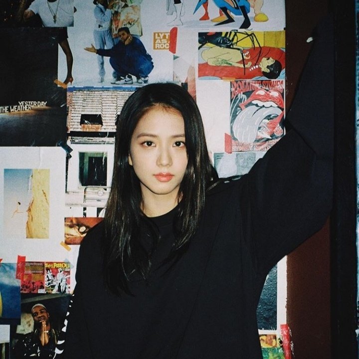 [CLICK]

A CHAESOO AU wherein because of the camera owned by Rosé, Jisoo had the chance to travel back to the time when she and Jennie met in order to make her love her and stop her from marrying, Lisa.

"Everything happens for a reason, you don't have to change a thing."