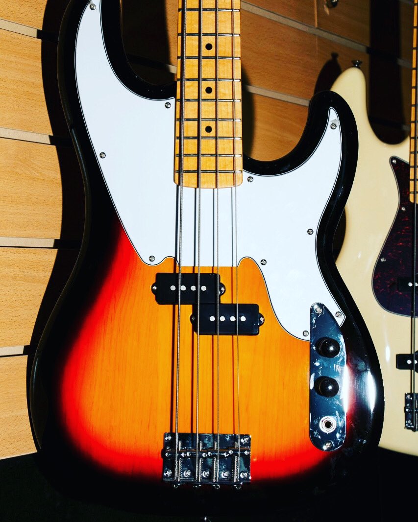 unpluggedmusic2's tweet photo. Tagima Bass TW-66👌🏼. Calidad y precio en un mismo producto,
.
.
Características ✍️:
Madera del cuerpo (Body): Madera Poplar
Madera del mástil:Madera Maple
Madera del diapasón (fingerboard): Madera Maple e rosewood
P
👉$18000👈
.
.
#bass #bajo #bajista #tagimabass #unpluggedmu https://t.co/wcC4sp8fMv