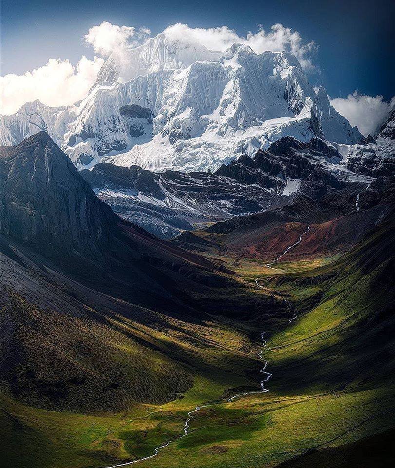 peru's tweet photo. ¡Hoy, le toca viajar a la mente!
Deja que la belleza del Perú inspire tus sentidos para que nos visites pronto.
#SueñoLuegoViajo #YoMeQuedoEnCasa

Foto de Huayhuash por maxrivephotography (IG) https://t.co/xTre0n3QJK