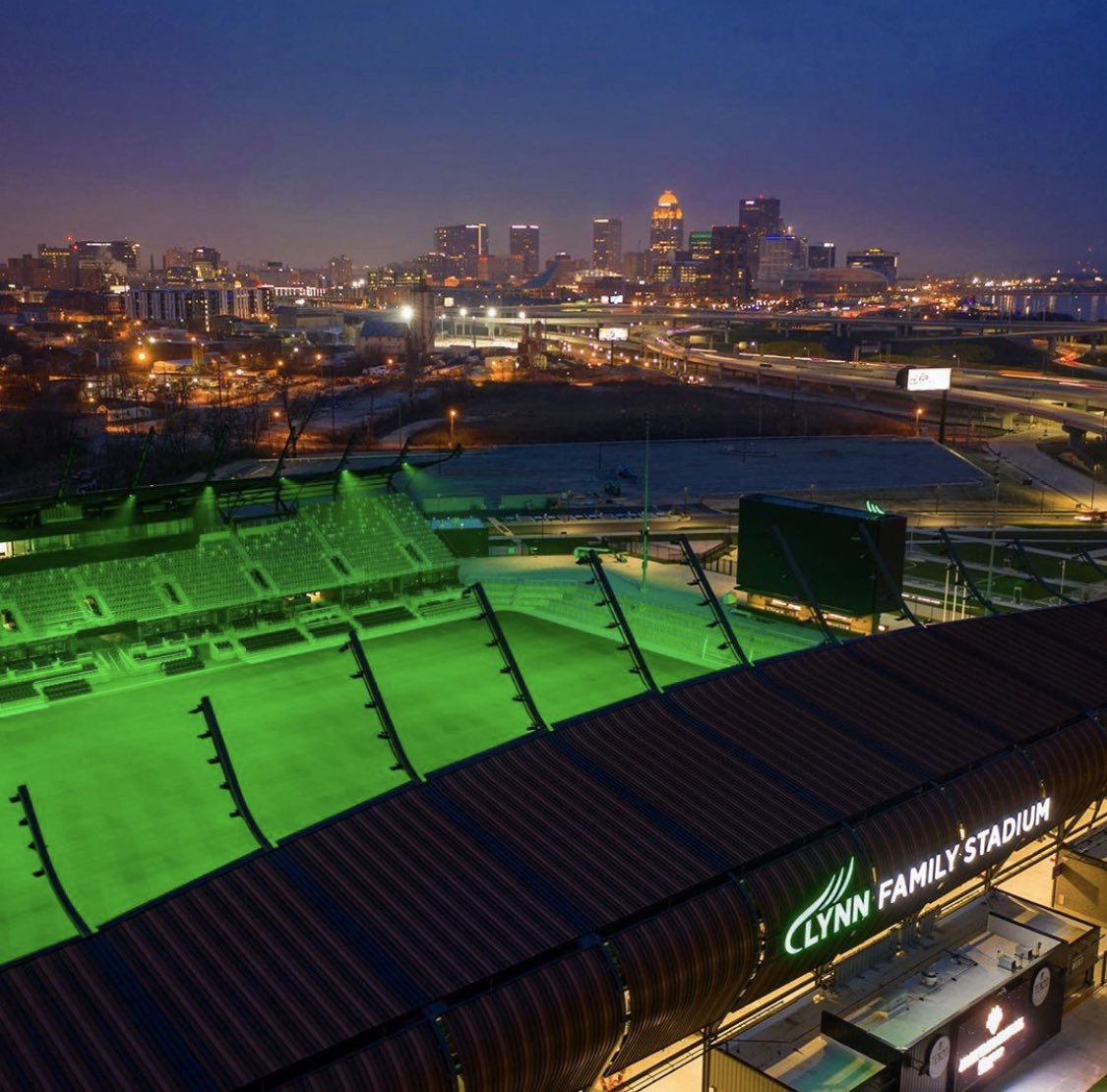 gotolouisville's tweet image. The city of Louisville is lighting up green as a symbol of compassion for all the Covid-19 victims and as another reminder that we’re all in this together. 💚 #LouisvilleLove #TeamKentucky