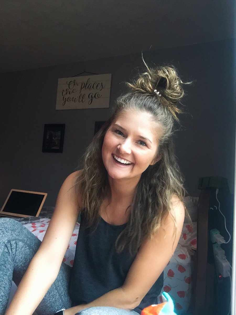 Ashleydwat's tweet photo. “How are you spending quarantine?”

Happily ordering clean products from Arbonne per usual 😂 https://t.co/wuBRKY1Hka