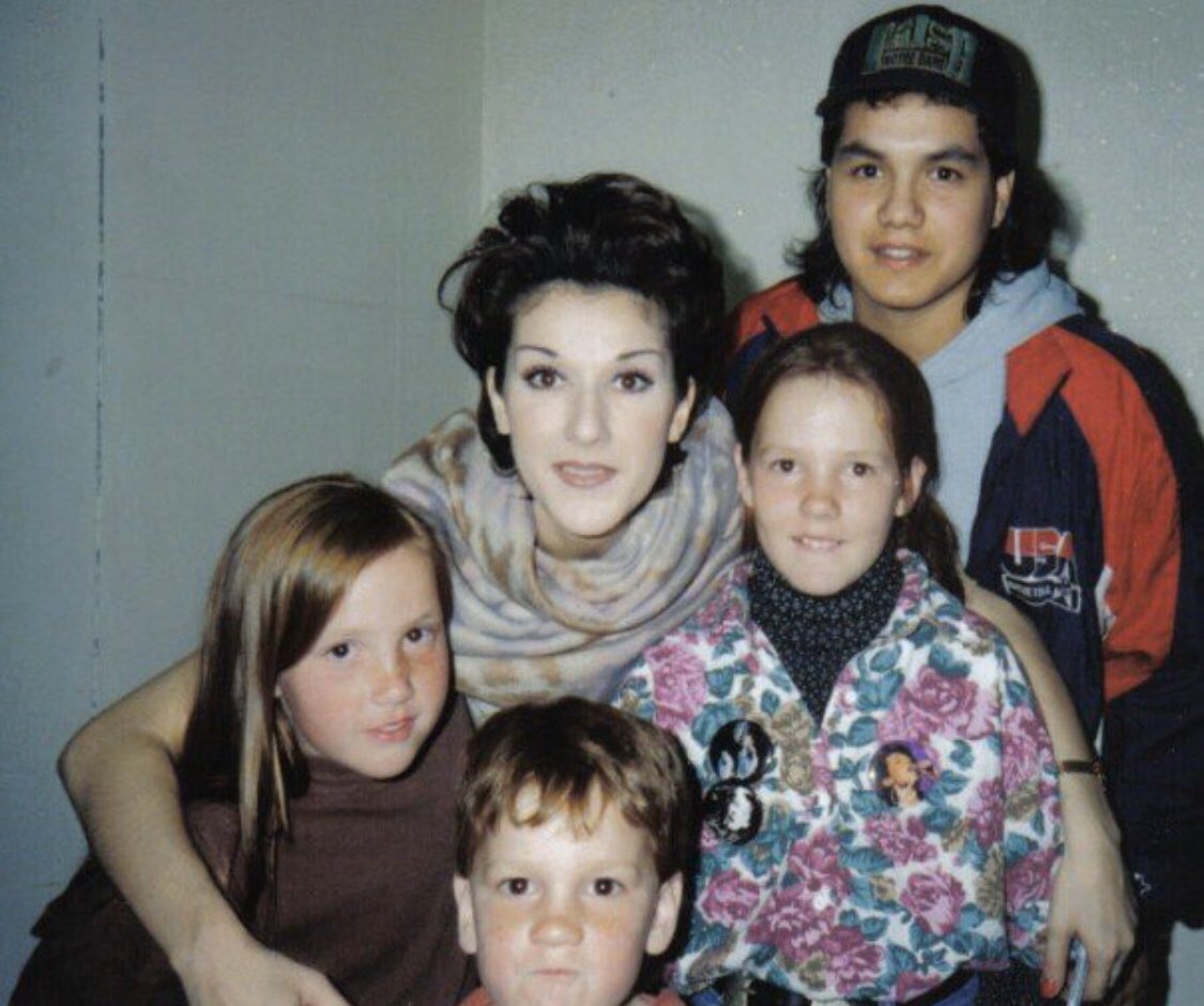les_mermaid's tweet photo. Happy Birthday to this Canadian Idol!     
Dressed up for @celinedion 🩰 ✨#autographs #singing #dancing &amp; #gymnastics mostly #balancedbeam hangouts ✌🏼🎶 i def thought I was a baller with this idol ⛹️‍♀️ https://t.co/CUeEhyLZO5