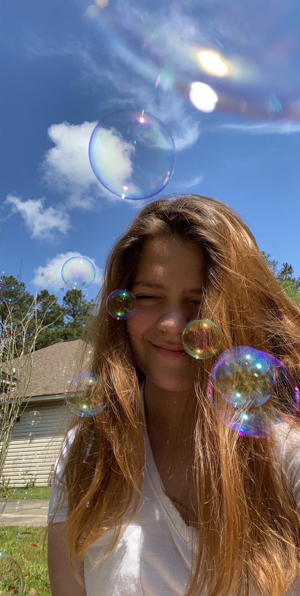 Day 6 in quarantine: I took a cool pic with bubbles.