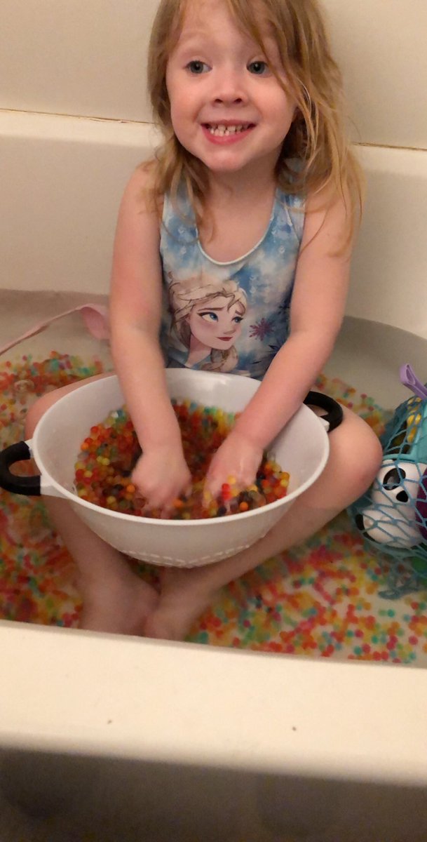 GHSWickScience's tweet photo. Quarantine Science: ORBEEZ! Orbeez are made of a super absorbent polymer that allows them to increase 100 times or more in size!! This is similar to the polymer used in diapers, allowing them to absorb and retain liquids. (PS there are currently 10,000 orbeez in my bathtub 😂) https://t.co/8iF4lDYeUq