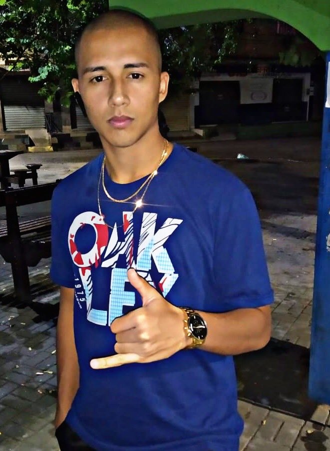 GRNARCISO's tweet photo. Só um segundo/ Agora vai 🥵 https://t.co/rZpF6wrbbq