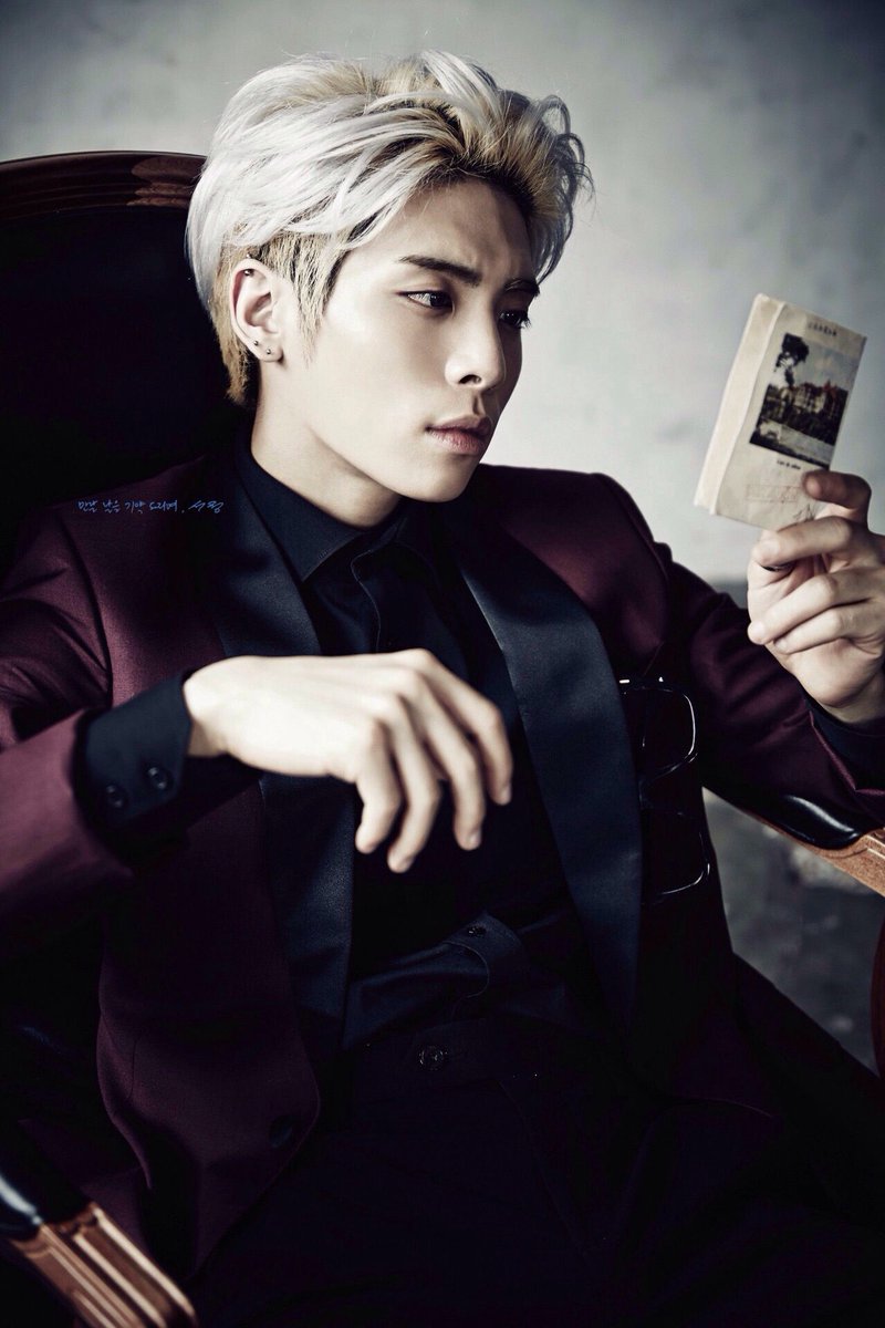 In September 2015 Jonghyun released his Novel."Diphylleia grayi: Skelton flower;Things that have been released and set free"Author Jonghyun, also released another musical masterpiece."The Story Op 1"...still a striking blonde..... Swept back, elegant...