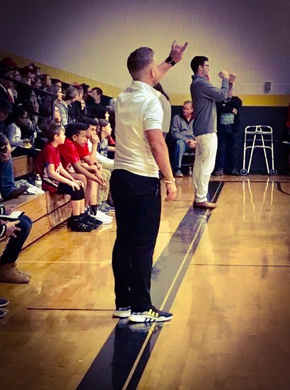 AgentZinger's tweet photo. Challenge from @Perrycp345 accepted.   Post pic of yourself coaching. U have 24 hrs to respond if you’re nominated or donate $20 to local charity.  I nominate @tylerrea3 @alexxallen24 &amp; @JohnCherry1 https://t.co/uizabbn5k4