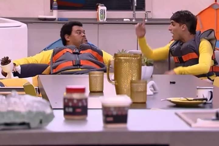 DepressaoTimao's tweet photo. "O grupo do Corinthians na Libertadores é o mesmo do Palmeiras. O bicho deve estar pegando" - PRIOR, Felipe https://t.co/MJXU0l79Se