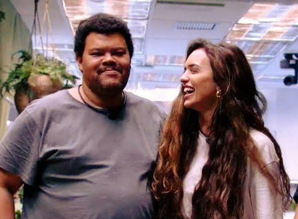 NazareAmarga's tweet photo. Nem Prior nem Manu, o prêmio vai pra um desses dois no final #BBB20 https://t.co/DCjBhM3Erv