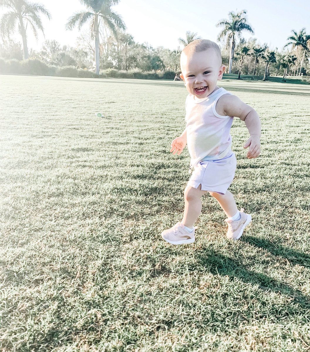 missavery__'s tweet photo. Y’all my 13 month old RUNS at the park. I was not prepared for her to be so mobile so fast 😭 https://t.co/fzyVL0Rcma