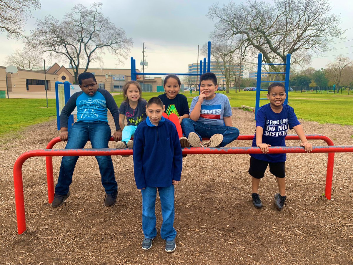 MsLPowellsClass's tweet photo. Man, oh man! I am missing my kiddos today. #bewillbern #willbernproud https://t.co/lnTMqG62F4