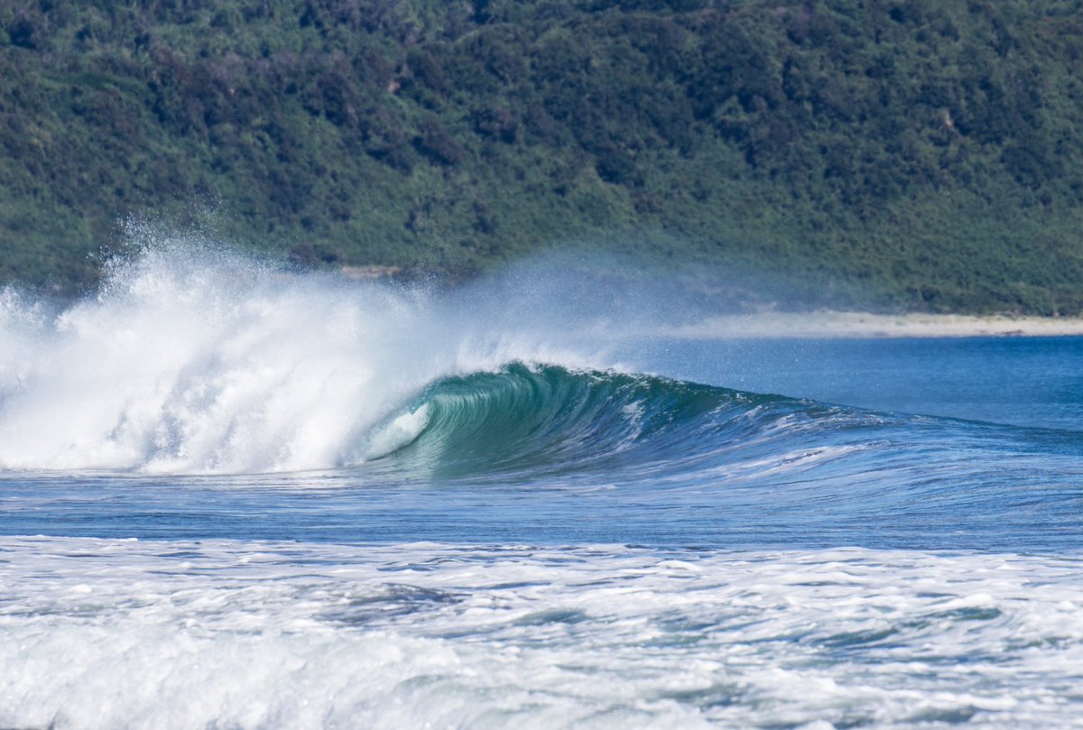 Solo Marzo 📸 x bunny #lineasmagazine #exclusive #magazine #surfing #southamerica #chile 🇨🇱