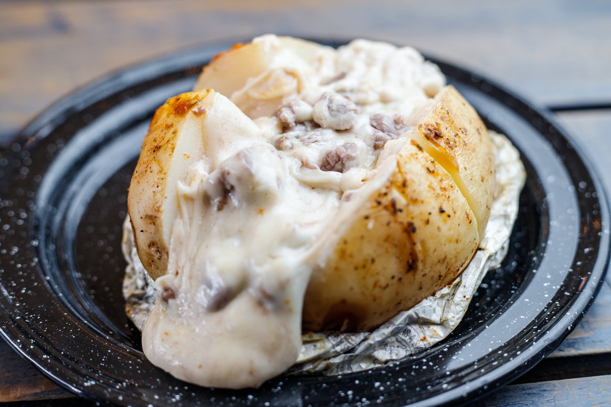 ¿Qué tal una papa de <a href="/arramatotruck/">Arramatotruck</a> para cenar hoy? 😋🥔🧀🥩