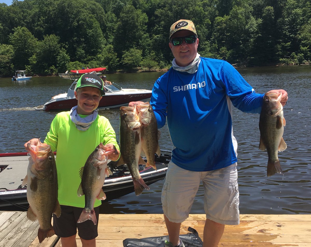HHUFFINENC's tweet photo. FOMNTT Legacy Series (Father/Son) WINNERS for 2nd yr in a row w/19.82 lbs! The 8.79lb-er helped. 👊🏻 SUPER excited and SO proud of my boys! #Shimano #Skeeter #Lowrance #BizzBaits #OffSeason #Family @nhlcanes @lukedecock @brenter37 https://t.co/UD0wAIEU84